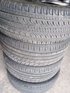 17 inch original ki a rio mag rims with 90% tyres