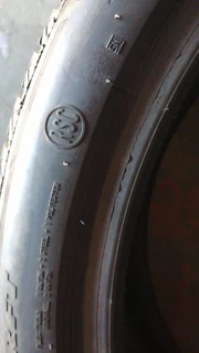 Two tyres as good as new 245 40 21 runflat bridgestone tyres all clean in very good condition