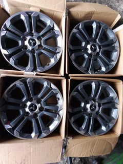 We are selling a set of clean as good as new 18 inch original Mitsubishi Triton and Pajero mag rims
