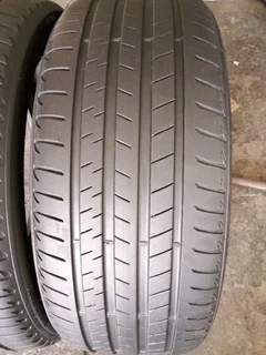Two 80% Run flat Bridgestone tyres 245/40 21 in a very good condition all clean.