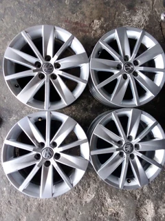 We are selling a set of clean 15 inch original Polo TSI mag rims