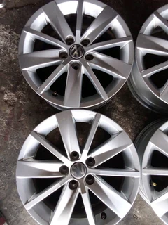 We are selling a set of clean 15 inch original Polo TSI mag rims