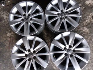 We are selling a set of clean 15 inch original Polo TSI mag rims
