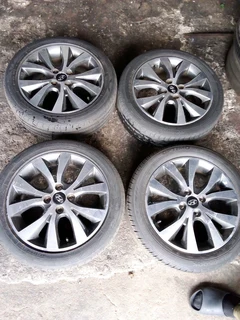 We are selling a set of clean 16 inch original Hyundai accent mag rims with good tyres