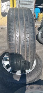 We are selling a set of 20 inch Ranger Rover mag rims with Good tyres in a VERY GOOD CONDITION