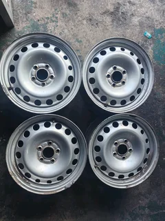 We are selling a set of clean as good as new 16 inch original ford transit steel rims