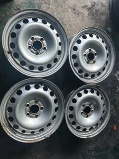 We are selling a set of clean as good as new 16 inch original ford transit steel rims