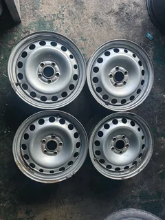 We are selling a set of clean as good as new 16 inch original ford transit steel rims