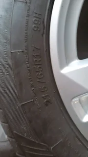 We are selling a set of clean original 17 inch Audi Q3 mag rims with good quality tyres