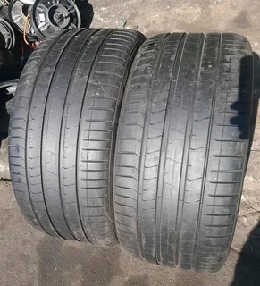 Two 90% tyres as good as new 315/35 21 Pirelli runfltat all clean in a very good condition.