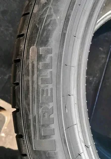 Two 90% tyres as good as new 315/35 21 Pirelli runfltat all clean in a very good condition.