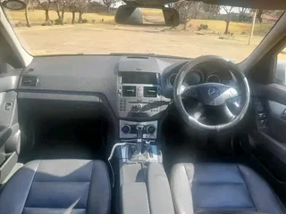 Selling clean 2011 Mercedes Benz C200 in a very good driving condition start and go