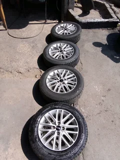 We are selling a set of clean 15 inch original kiA mag rims with 80% tyres in a very good condition