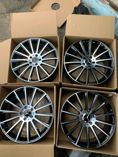 We are selling a set of brand new 19 inch Mercedes Benz AMG mag rims 5/112,