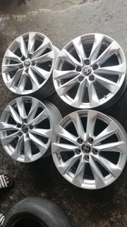 We are selling a set of 17 inch clean as good as new Toyota mag rims original. Pcd 5/114.3