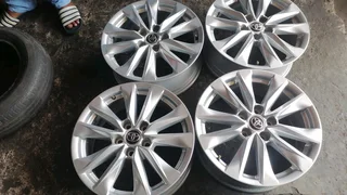 We are selling a set of 17 inch clean as good as new Toyota mag rims original. Pcd 5/114.3