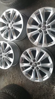 We are selling a set of 17 inch clean as good as new Toyota mag rims original. Pcd 5/114.3
