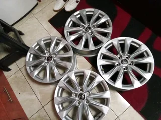We are selling a set of 17 inch clean as good as new Toyota mag rims original. Pcd 5/114.3