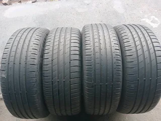 Selling 16 inch original Toyota Corolla mag rims without good 80%  tyres