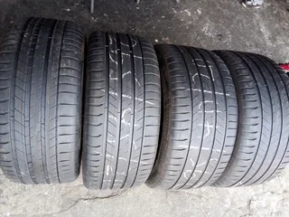 We are selling a good set of Michelin Latitude sport 3 wide a narrow 295/40 20 and 264/45 20