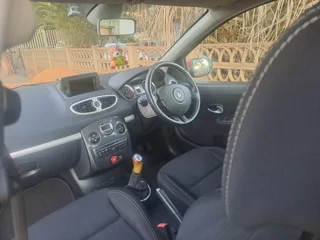 2012 Renault Clio Hatchback