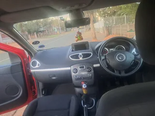 2012 Renault Clio Hatchback