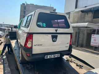 NISSAN NP200