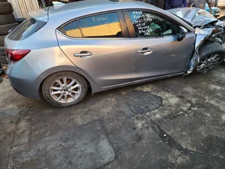 MAZDA  3