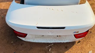 BMW M4 TAIL GATE