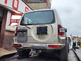 MITSUBISHI PAJERO