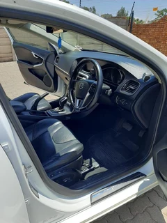 2014 Volvo V40 Hatchback