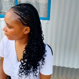 MOBILE HAIRDRESSER (AT YOUR HOUSE)