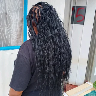 Mobile Hairdresser/braider Available