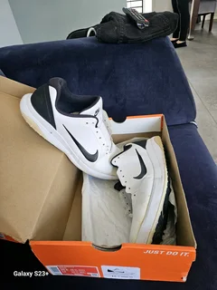 2nd hand nike golf shoes had it 1 year