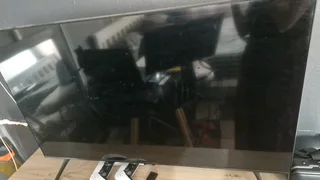 Samsung 43&#34;CU7000 4K smart UHD TV with powerful adaptive sound brand new hardly been used.