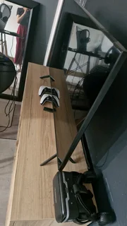 Samsung 43&#34;CU7000 4K smart UHD TV with powerful adaptive sound brand new hardly been used.