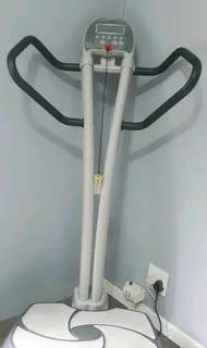 Maxxus V - Trainer Excerise Vibration Machine For Sal