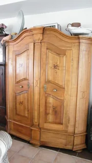 Antique Wall Nut Cupboard (Bodenseeschrank 1830)