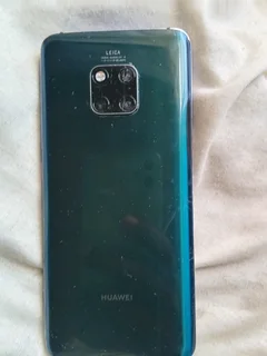 Huawei mate 20 pro 128gb 6gig ram fingerprint small cracks on screen working properly take all netwo