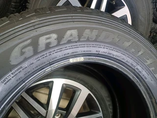 Toyota Gd6 18inch with dunlop grandtrek AT25
