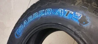 General grabber AT3  265/70/17