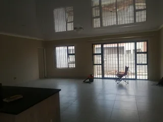 4 bed 2.5 bath house to rent Vandyk Park