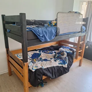 Bunk bed R1000 Neg