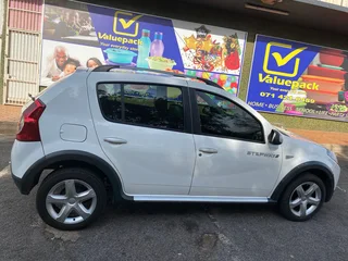 2012 Renault Sandero Hatchback