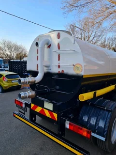 HONEY SUCKER TRUCK MANUFACTURER SEPTIC SEWERAGE TANK