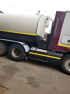 HONEY SUCKER TRUCK MANUFACTURER SEPTIC SEWERAGE TANK