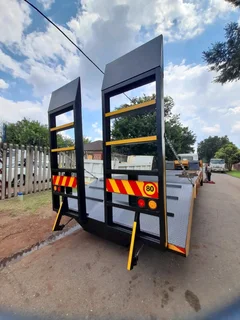 TOW TRUCK MANUFACTURER ROLL BACK TRUCK FLOOR