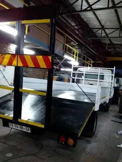 TOW TRUCK MANUFACTURER ROLL BACK TRUCK FLOOR