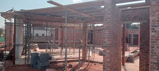 Scaffolding Props and Yellow Beams rental