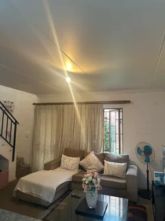 ROOM TO RENT IN 2 BED APARTMENT IN PARKLA